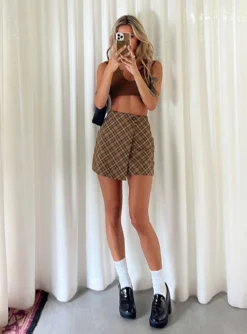 Princess Polly Davenport Mini Skirt Brown 13 Princess Polly Davenport Mini Skirt Brown -Femme Flair 0 modelinfo cathlin us2 c0e30dc2 1c71 45cc 879b 9effe0064b3c