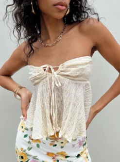 Princess Polly Long Summer Nights Top Ivory -Femme Flair 0 modelinfo kristen us2 4a4fd063 4100 4d11 98f1 dcc806cf17aa