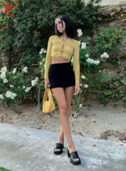 Princess Polly Selby Mini Skirt Black -Femme Flair 000 modelinfo linabugz us0