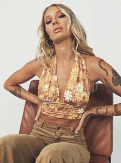 Princess Polly Retro Floral Halter Top Orange 9 Princess Polly Retro Floral Halter Top Orange -Femme Flair 00 cf051016 3bf7 4358 90a7 26c8934a80b0