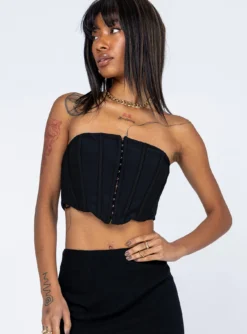 Princess Polly Maisey Top Black 8 Princess Polly Maisey Top Black -Femme Flair 1 modelinfo Feturi us2 24b95a2e 29c2 4c8d 8ef8 f311a94bffa7