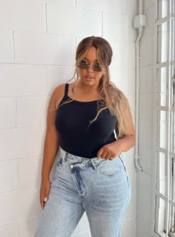 Lindsey Bodysuit Black Curve 14 Lindsey Bodysuit Black Curve -Femme Flair 1 modelinfo Paris us14 8f027ffe b010 44c9 869a 1674ae7d0b9f