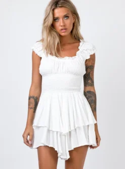 Princess Polly The Love Galore Romper White -Femme Flair 1 modelinfo cathlin us2 06b1eafc a369 46bf 96ea d1736cf32344