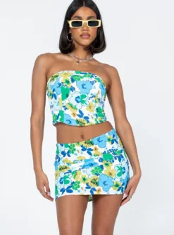 Princess Polly Chadwick Mini Skirt White -Femme Flair 1 modelinfo chiara us2 932f3edc 01c5 4e4d 916c 2f101ff2115a