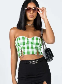Princess Polly Celestia Strapless Top Green 9 Princess Polly Celestia Strapless Top Green -Femme Flair 1 modelinfo christy us4 e9cf41d0 abd2 41df 9f08 65d84b404c0c