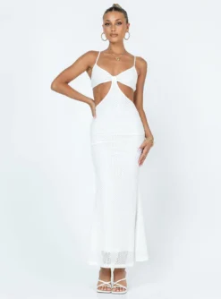 Princess Polly Shanni Maxi Dress White 8 Princess Polly Shanni Maxi Dress White -Femme Flair 2 modelinfo Alexis us2 c6a38100 faf0 4dfc b2ce 9fa47ac443f2