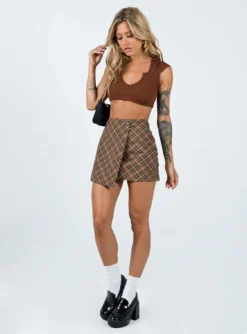 Princess Polly Davenport Mini Skirt Brown 9 Princess Polly Davenport Mini Skirt Brown -Femme Flair 2 modelinfo Cathlin us2 1a464bb9 d7c8 46ea 861e c41905b7a980