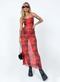 Princess Polly Coralie Maxi Dress Red Floral -Femme Flair 2 modelinfo Cathlin us4 4deda428 ccdd 4b83 8195 0847f7e2841e