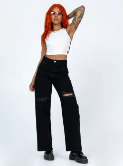 Princess Polly Aster Top White -Femme Flair 2 modelinfo Chlo us4 4bce1284 a33b 4ab3 986e 52d13320b401