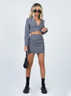 Princess Polly Claremont Mini Skirt Grey 8 Princess Polly Claremont Mini Skirt Grey -Femme Flair 2 modelinfo Emma US2 bd7127de 69b7 463d 828d 075a3e243599