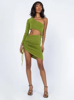 Princess Polly Imelda Long Sleeve Mini Dress Green -Femme Flair 2 modelinfo Feturi us2 25db076d 4804 42a8 9b8b 6f3c614ed8e0