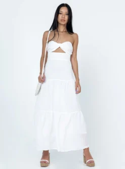 Princess Polly Allie Maxi Dress White -Femme Flair 2 modelinfo Natasha us0 427c1f42 cc32 4c15 a016 565320de952e