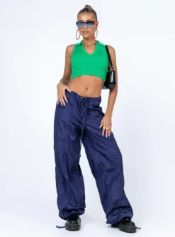 Princess Polly Patterson Top Green 9 Princess Polly Patterson Top Green -Femme Flair 2 modelinfo alexis us2 5b87ea2e 6375 4701 9dde 5146791430b4