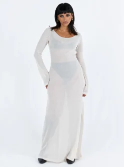 Princess Polly Sarelle Low Back Knit Maxi Dress Beige -Femme Flair 2 modelinfo bodor us4 48b72564 6b27 43ad b10f 2c9e634bb082
