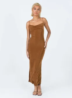Princess Polly Emma Maxi Dress Brown -Femme Flair 2 modelinfo casandra us2 3004577e 513d 467a 8f82 609fe04fe3c6
