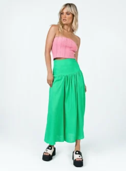Tayte Strapless Top Pink 7 Tayte Strapless Top Pink -Femme Flair 2 modelinfo chloe e us2 27648210 3077 48db ac7a 32ab3adb919e