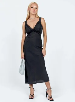 Princess Polly Hannelle Maxi Dress Black -Femme Flair 2 modelinfo dechen us4 13dcdb2b 2caf 4b92 9021 0fcfb81f2455