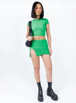 Princess Polly Bold Move Mini Skirt Bright Green 9 Princess Polly Bold Move Mini Skirt Bright Green -Femme Flair 2 modelinfo elle us4 c6fd1704 a47d 45c0 8d04 9ea496aa1652