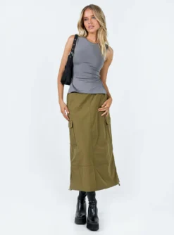 Princess Polly Uzo Top Grey -Femme Flair 2 modelinfo elly us2 1ababbef 7e35 4ecf 9234 dfb24f68e026