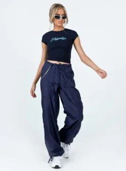 Princess Polly Hypnotise Me Tee Navy -Femme Flair 2 modelinfo elly us2 8fb4c015 79f7 43ef beea e27db2414cec