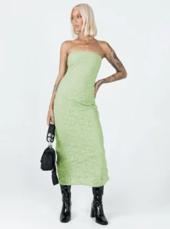 Princess Polly Sakina Maxi Dress Green -Femme Flair 2 modelinfo emma leigh us4 499fb7b2 be83 4d46 8941 e074eae150d5