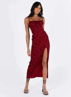 Princess Polly Noda Maxi Dress Burgundy -Femme Flair 2 modelinfo josie us2 74673b8d 0fba 4b75 b915 7d0c6550e020