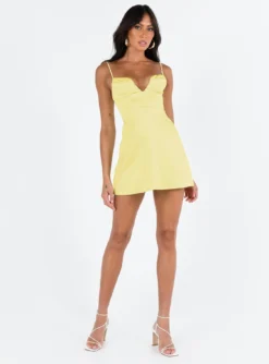 Princess Polly Della Mini Dress Butter Yellow -Femme Flair 2 modelinfo josie us2 89e2b177 2bd4 4bdf a3f7 dc171f9bee95