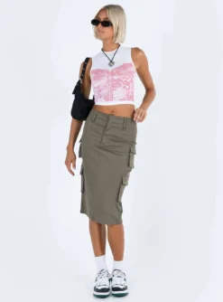 Motel Monlo Top White / Pink 9 Motel Monlo Top White / Pink -Femme Flair 2 modelinfo kauri us2 4ba67684 e540 48b9 956f 490b33472ac7