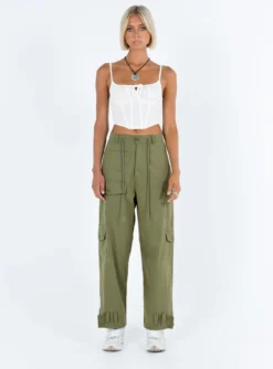 Princess Polly Nara Corset Top Ivory -Femme Flair 2 modelinfo kauri us2 66a4f733 ad0e 4693 b19c 1d1dd14cb338