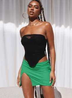 Princess Polly Bold Move Mini Skirt Bright Green 13 Princess Polly Bold Move Mini Skirt Bright Green -Femme Flair 2 modelinfo lola us4 d23dc590 7d69 42f1 b1c4 640347c60ca7