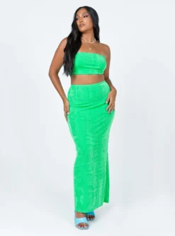 Princess Polly Maci Strapless Top Green 10 Princess Polly Maci Strapless Top Green -Femme Flair 2 modelinfo rheanna us6 d93e83b3 5a4c 41f7 b65b ec4063ef0143