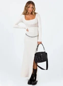 Barallen Long Sleeve Maxi Beige 7 Barallen Long Sleeve Maxi Beige -Femme Flair 2 modelinfo saskia us2 c27f522d ef92 4919 ba54 0396fc1c896f