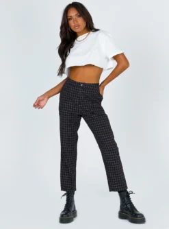 Princess Polly Mccaul Crop Tee White 16 Princess Polly Mccaul Crop Tee White -Femme Flair 2 8a173593 0bf6 4381 864b 1c8ddee1f36a