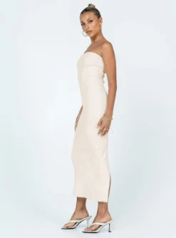 Jayan Strapless Maxi Dress White -Femme Flair 3 modelinfo Alexis us2 bcdaa441 726e 4a5e b16a 430c39e38eb4