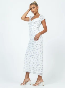 Princess Polly Hera Maxi Dress White Floral -Femme Flair 3 modelinfo Alexis us2 bf5a4de7 6eac 4d10 bfbc e9f398fd3fc1