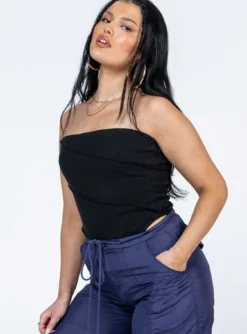 Princess Polly Oscar Strapless Bodysuit Black -Femme Flair 3 modelinfo Alicia us8 d2b94990 05ea 463a ae95 849db3f2dfdc