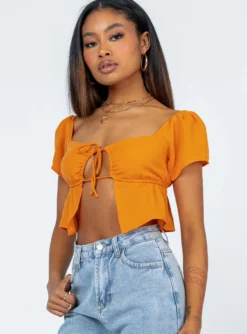 Princess Polly Coleman Top Orange -Femme Flair 3 modelinfo Carter US2 jpg