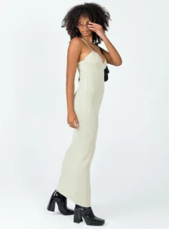 Casa Maxi Dress Cream -Femme Flair 3 modelinfo Cindy us4 98ba1778 4069 429c 81da 06b715d7ff0c