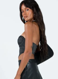 Princess Polly Laskey Bustier Top Black 9 Princess Polly Laskey Bustier Top Black -Femme Flair 3 modelinfo Jenaya us2 dd2bbf5c cdae 464f a1da 852d863450be