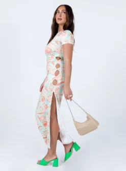 Princess Polly Anna Maxi Dress Multi 7 Princess Polly Anna Maxi Dress Multi -Femme Flair 3 modelinfo Mikayla US6 4f04b2eb de5f 4910 b257 fd9bd6132cc3