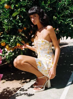 Princess Polly Rae Mini Dress Yellow Floral -Femme Flair 3 modelinfo Natalia us4 ff7a2f35 16dc 4b5f 8215 be2ad4655ff5