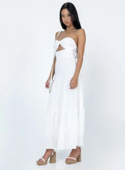 Princess Polly Allie Maxi Dress White -Femme Flair 3 modelinfo Natasha us0 a0d1c9e6 3f53 4d15 a73c 04cf5bda4fdb