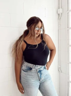 Lindsey Bodysuit Black Curve 16 Lindsey Bodysuit Black Curve -Femme Flair 3 modelinfo Paris us14 2e584f76 b5be 4082 b105 31a91ce6dc31