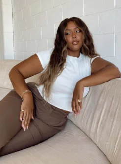 Celsey Top White Curve -Femme Flair 3 modelinfo Paris us14 7ea3a716 8b48 4a9e ad92 e0e98f9c39f8