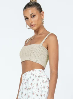 Princess Polly Elowen Top Beige -Femme Flair 3 modelinfo alexis us2 8c7bf25f 5937 4294 b5bc ac1e21a25de0