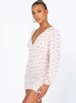 Princess Polly Sawyer Long Sleeve Mini Dress Multi -Femme Flair 3 modelinfo alexis us2 bab688a8 8dc1 4b85 aab5 18eb562bd4bf