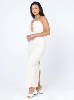 Princess Polly Sofia Maxi Dress Champagne 7 Princess Polly Sofia Maxi Dress Champagne -Femme Flair 3 modelinfo alicia us10 dbd95519 3809 4b2d a93f 7eccffcced5e