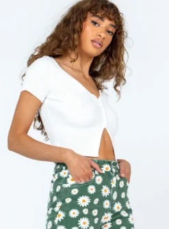 Princess Polly Zeren Top White 6 Princess Polly Zeren Top White -Femme Flair 3 modelinfo alyssa us4 74d24f29 4a38 4cf2 a0e2 23c1c882e4fc