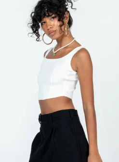 Princess Polly Josette Top White 8 Princess Polly Josette Top White -Femme Flair 3 modelinfo ariel us4 3413ee1f 5d1a 4a01 8536 243994e97377