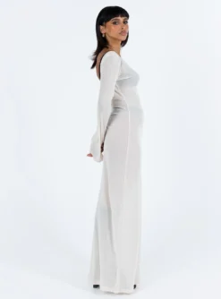 Princess Polly Sarelle Low Back Knit Maxi Dress Beige -Femme Flair 3 modelinfo bodor us4 67a5b9be 530b 4d7e a086 1101db3e0861